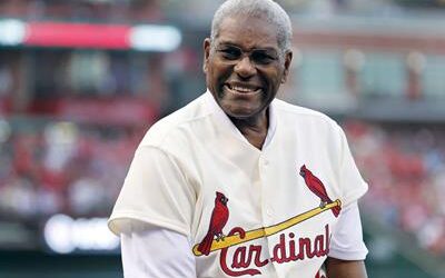 Bob Gibson el pitcher más intimidante del béisbol fue licenciado por el Licey