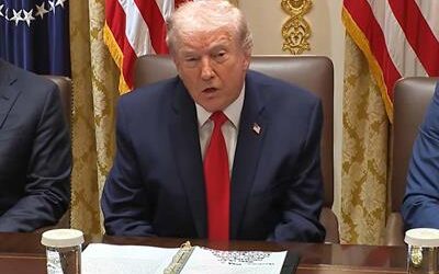 Donald Trump firma orden ejecutiva para celebrar carrera de IndyCar