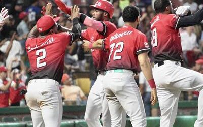 Escogido vencen a Toros y se acomodan en la cima del round robin