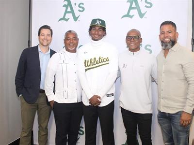 Johenssy Colomé recibe bono de US$4 millones, mayor para dominicano