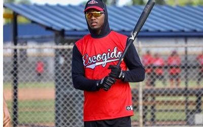 Junior Lake y la experiencia que marca el éxito del Escogido