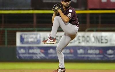 LIDOM: Escogido contrata al relevista Roel Ramírez