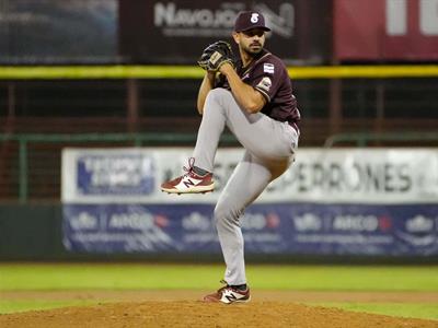 LIDOM: Escogido contrata al relevista Roel Ramírez