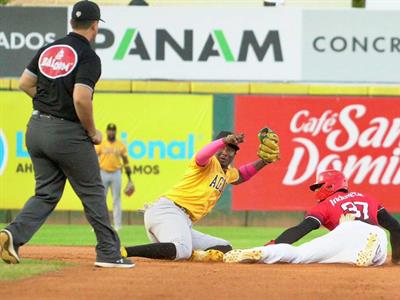 Lidom: Las Águilas vencen al Escogido y se mantienen con vida