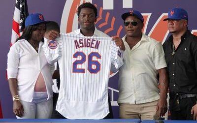 Mets firman al joven dominicano Wandy Asigen por US$3.9 millones