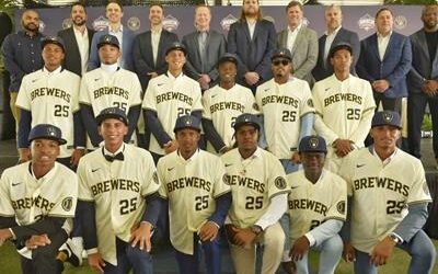 MLB: Milwaukee presenta prospectos de firmas internacionales