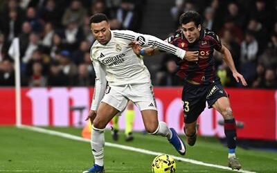 Real Madrid derrota al Levante en el debut en Liga de Arbeloa