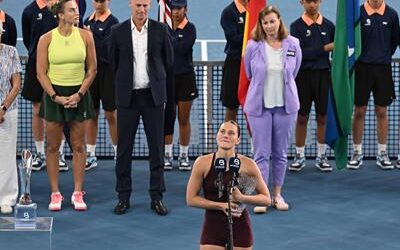 Sabalenka pide matrimonio a su pareja; Kostyuk le niega el saludo