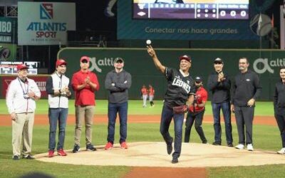 Serie Final: Moisés Alou realiza lanzamiento de honor