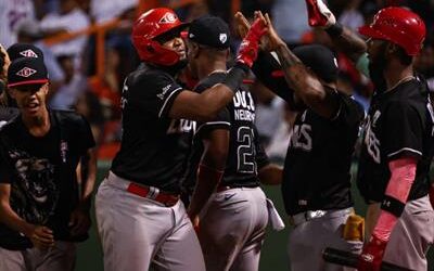 Leones del Escogido: Socrates Brito pega jonrón y empuja tres