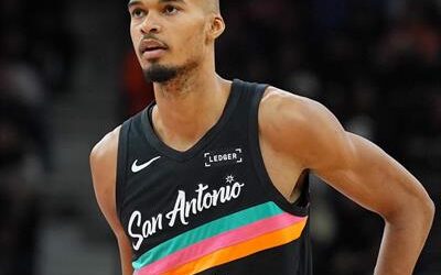 Spurs sobreviven a 55 puntos de Edwards, vencen a Wolves 126-123