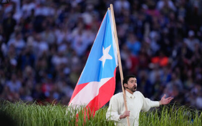 Bad Bunny es reconocido por Academia Puertorriqueña de la Lengua Española