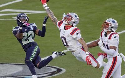 Christian González brilló en la defensa de los Patriots