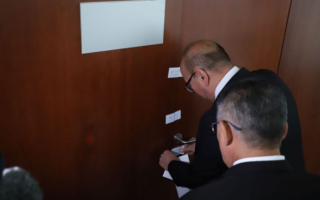 Salón de belleza del Senado es clausurado tras causar polémica