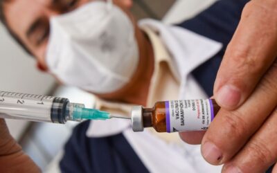 Gobierno de Sheinbaum firma acuerdo con Liomont y Moderna para producir vacunas en México