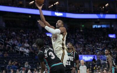 Al Horford anota seis triples, Warriors vence a los Nuggets