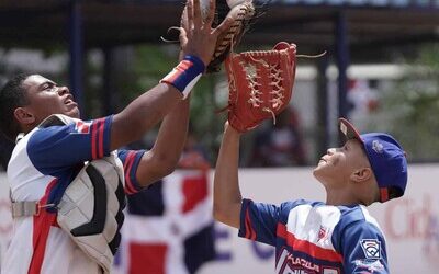 El béisbol infantil en declive ante la presión de las firmas