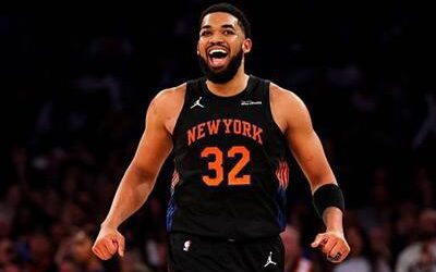 Karl Towns encesta 21 puntos; Knicks derrotan a los 76ers