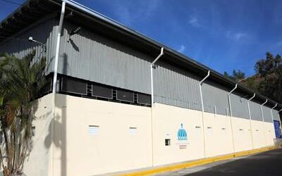 Miderec: Raquel Peña y Kelvin Cruz entregan remodelado multiuso