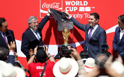Mundial de fútbol 2026: Copa llega a México para gira de 100 días