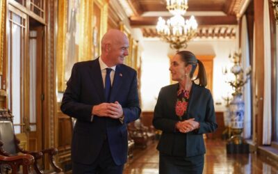 Sheinbaum se reúne con el presidente de la FIFA en Palacio Nacional