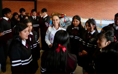 «Nada de violencia contra las mujeres», pide Sheinbaum a estudiantes de bachillerato