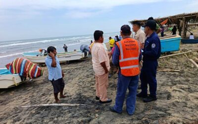 Pobladores de Veracruz denuncian abandono y riesgos a la salud tras derrame en el Golfo