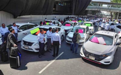 Taxis y Uber negocian con el gobierno reglas de operación en el Aeropuerto de CDMX