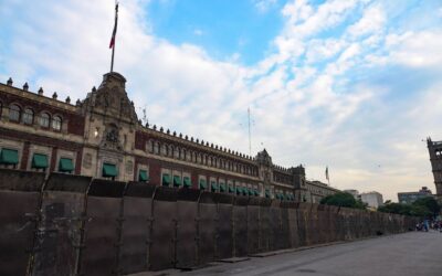 «Es para proteger a las mujeres», dice Sheinbaum sobre vallas en Palacio Nacional por marcha del 8M