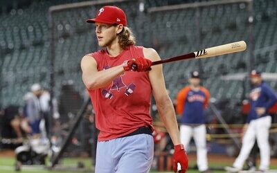 El pelotero Alec Bohm demanda a padres por presunto fraude millonario