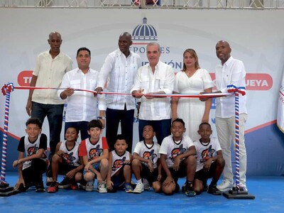 Luis Abinader entrega techado multiuso La Tribu de Quisqueya