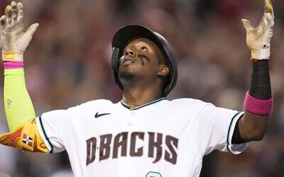 Tras el último out del Clásico, Perdomo comienza con jonrón