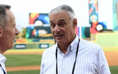 Rob Manfred cree que el Clásico se podría jugar a mitad de temporada