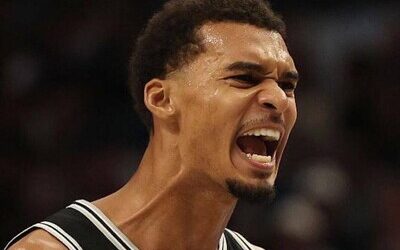 Spurs mandan en Texas y los Celtics pisan el acelerador