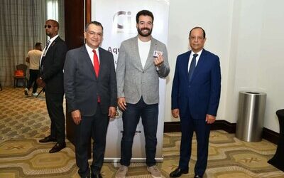 La JCE entrega nueva cédula al equipo del Clásico Mundial de Béisbol