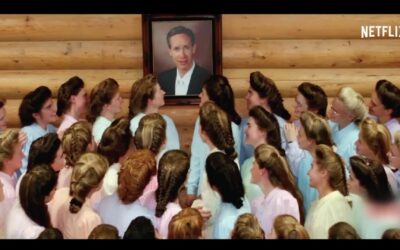 Sé dócil, la serie de Netflix que revela el horror real detrás de una secta marcada por abuso y control