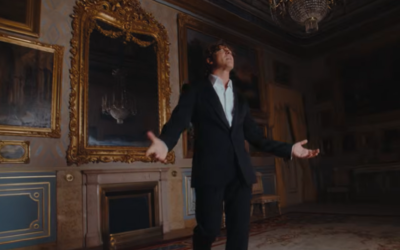 David Bisbal pone su estilo al clásico Vivir así es morir de amor