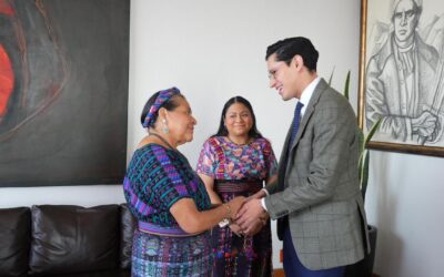 SRE nombra a Rigoberta Menchú como alta consejera para los derechos de las mujeres e indígenas