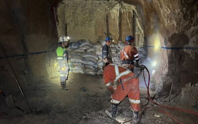 Autoridades hallan con vida a segundo trabajador en mina de Sinaloa