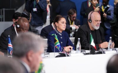 Desde España, Sheinbaum propone redirigir 10% del gasto militar global a reforestación