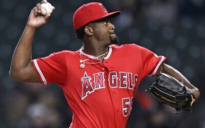 José Soriano gana en una noche de 7 grados en Chicago