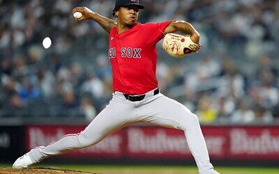 Brayan Bello permite cuatro carreras en tres innings