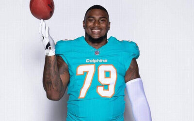 Byron Matos lidera clínica de flag football en Santo Domingo