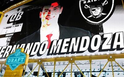 Fernando Mendoza llega por la puerta grande a los Raiders de Brady