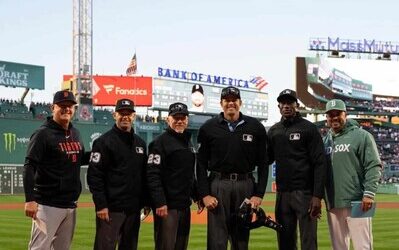 Hazaña cumplida: Félix Neón debuta como árbitro de Grandes Ligas