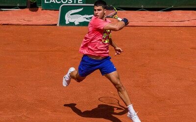 Alcaraz se retira del torneo de Barcelona