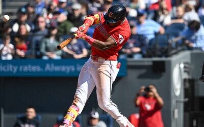 MLB: Angel Martínez conecta cuadrangular con las bases llenas