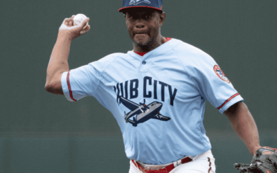 MLB: El «nudillista» de 53 años que superó el récord de Roger Clemens