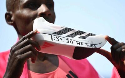 Qué lugar merece el récord de Sawe en la historia del atletismo?