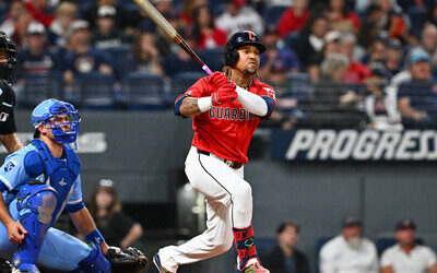 Ramírez comienza su asalto a las estadísticas centenarias en Cleveland